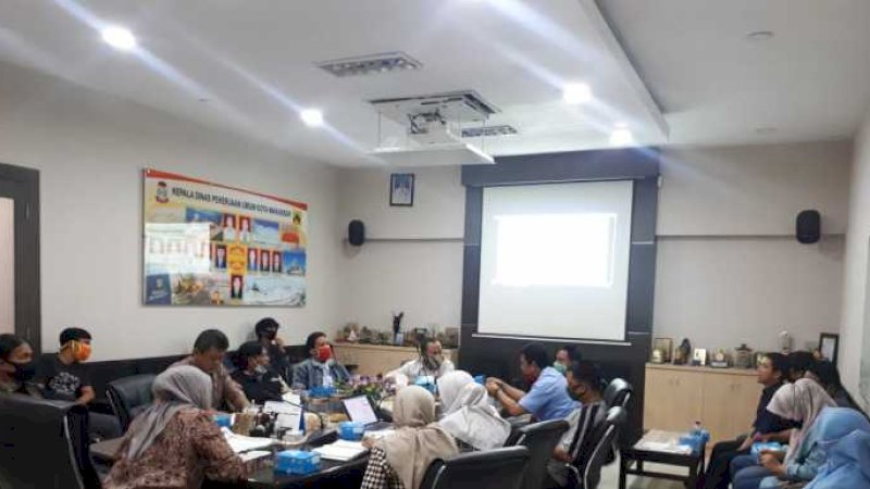Dinas PU  Makassar rapat persiapan pengadaan sarana untuk pemeliharaan air bersih. 