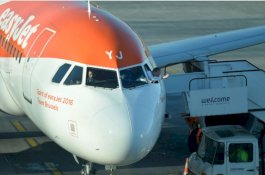 Tak Mau Pakai Masker, Penumpang Pesawat Sumpahi Seluruh Penumpang Mati