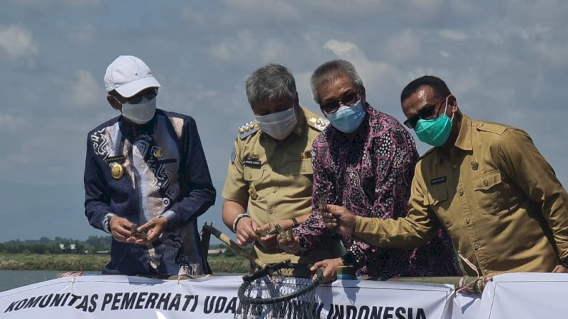 Pembudidaya Udang Windu Curhat ke Nurdin Abdullah