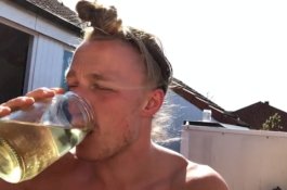 Minum Urine 7 Liter Per Hari, Rahasia YouTuber Ini Tak Pernah Sakit