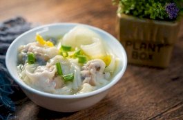 Usus Pria Meledak setelah Makan Sup Pangsit