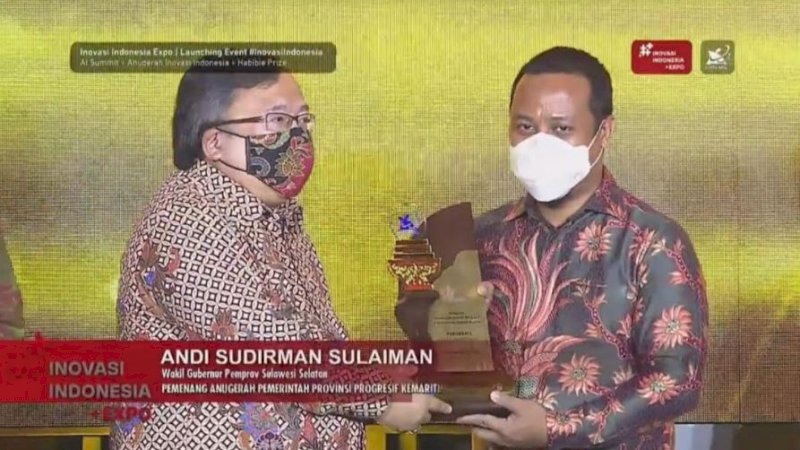 Wakil Gubernur Sulawesi Selatan, Andi Sudirman Sulaiman, menerima langsung penghargaan. Diserahkan oleh Menteri Riset dan Teknologi (Menristek)/Kepala Badan Riset dan Inovasi Nasional (BRIN), Bambang PS Brodjonegoro. 