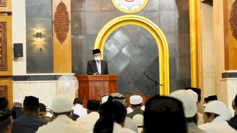 Wali Kota Palopo HM Judas Amir saat menyampaikan kata sambutan di Masjid Agung Kota Palopo, Jumat 31 Juli 2020.
