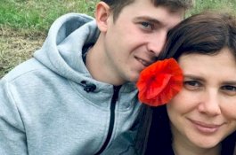 Viral Wanita Ceraikan Suami dan Nikahi Anak Tirinya, Kini Dia Hamil