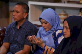 Jelang Deklarasi, Suhartina Bohari Minta Restu Ke Orang Tua