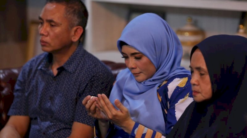 Jelang Deklarasi, Suhartina Bohari Minta Restu Ke Orang Tua