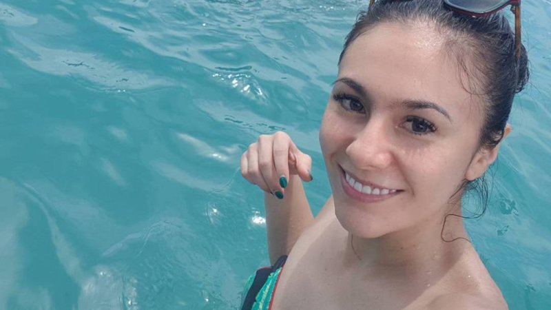  Wulan  Guritno  Unggah Foto Pakai Bikini Netizen Kok Kecil